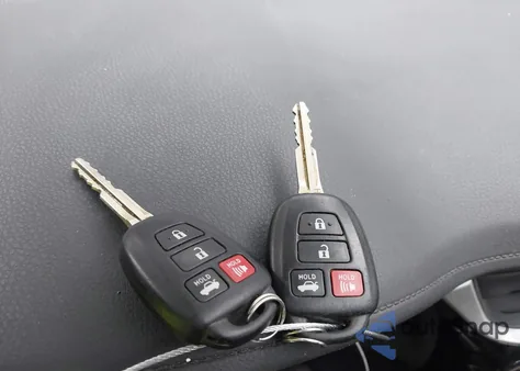 2017 Toyota Corolla Le z USA, uszkodzony, nr VIN 2T1BURHE4HC902363